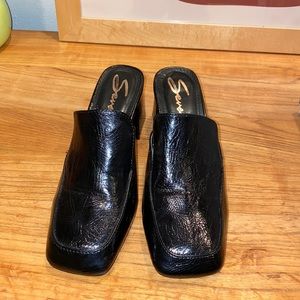 Seven7 Meghan Mule Black Size 7